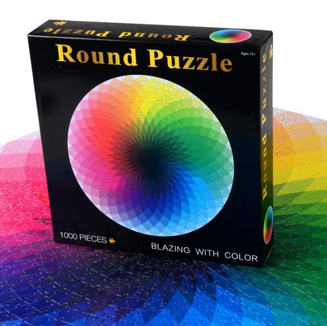 Unieke ronde regenboog puzzel met 1000 kleurrijke stukjes, perfect voor een gezellige familie-uitdaging.