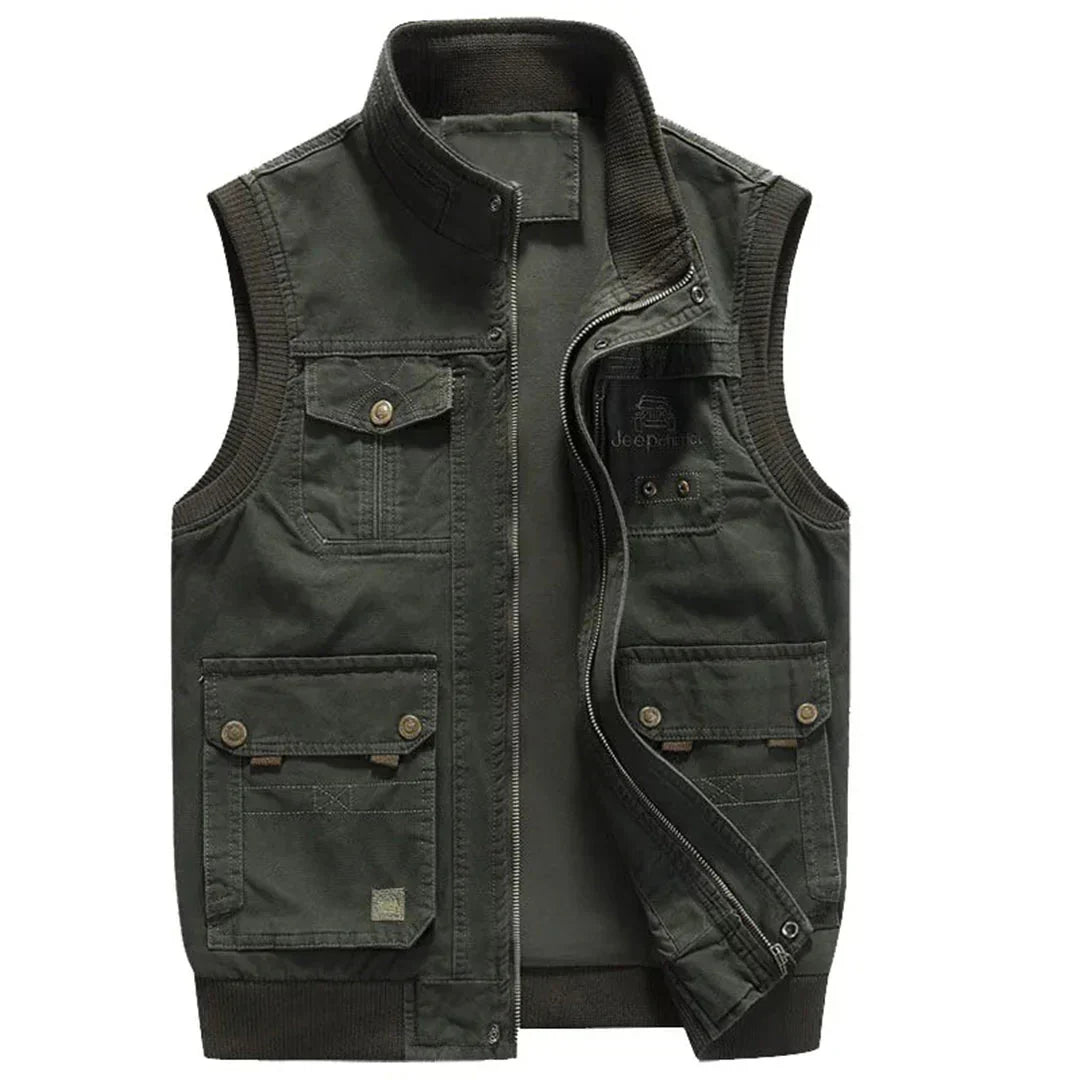 Functioneel heren outdoorvest 'Magnus' met veel praktische zakken, perfect als wandelvest of visvest.