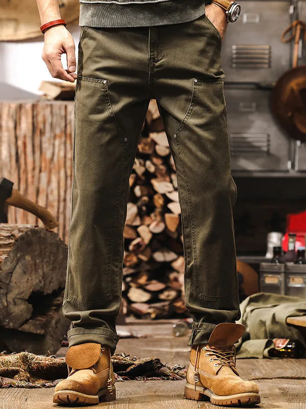 Zwarte heren werkbroek met praktische zakken, comfortabel en duurzaam.