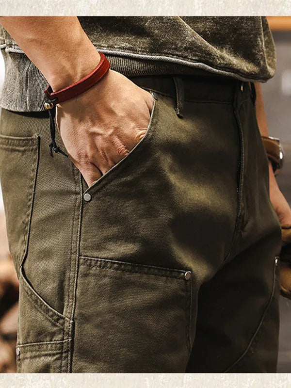 Praktische herenbroek, ideaal als werk- of vrijetijdsbroek met veel opbergmogelijkheden.