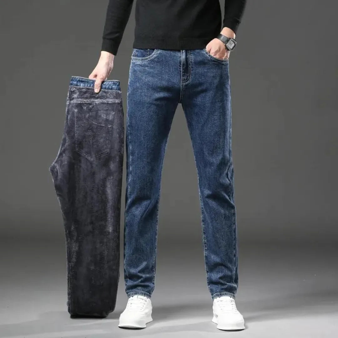 Warme blauwe heren straight-leg jeans voor wintercomfort, ideaal voor casual mode en extra warmte.