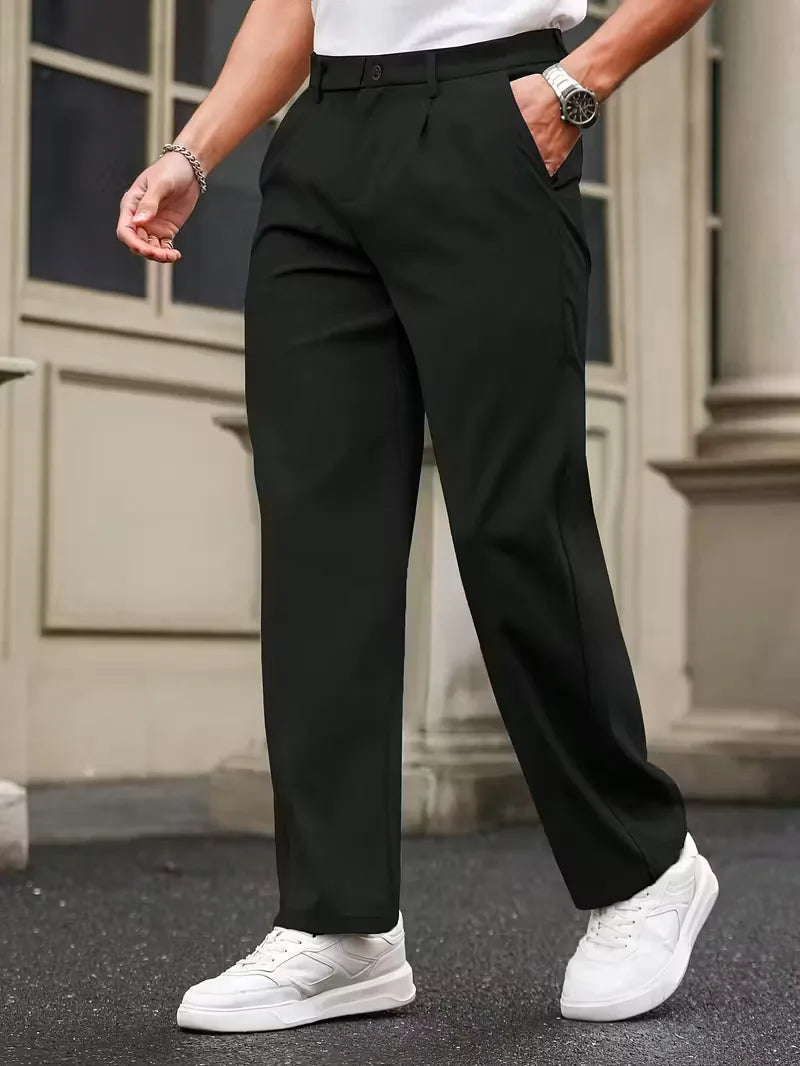 Stijlvolle heren pantalon met geplooide voorkant, comfortabele wijde pijpen, perfect voor zakelijk of casual.