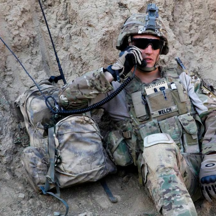 Comfortabele unisex sportzonnebril, gepolariseerd voor helder zicht tijdens outdoor en watersport.
