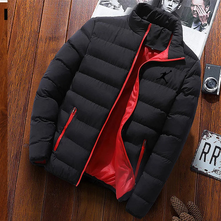Warme isolatie van heren pufferjack, een comfortabele winterjas die beschermt tegen de kou.