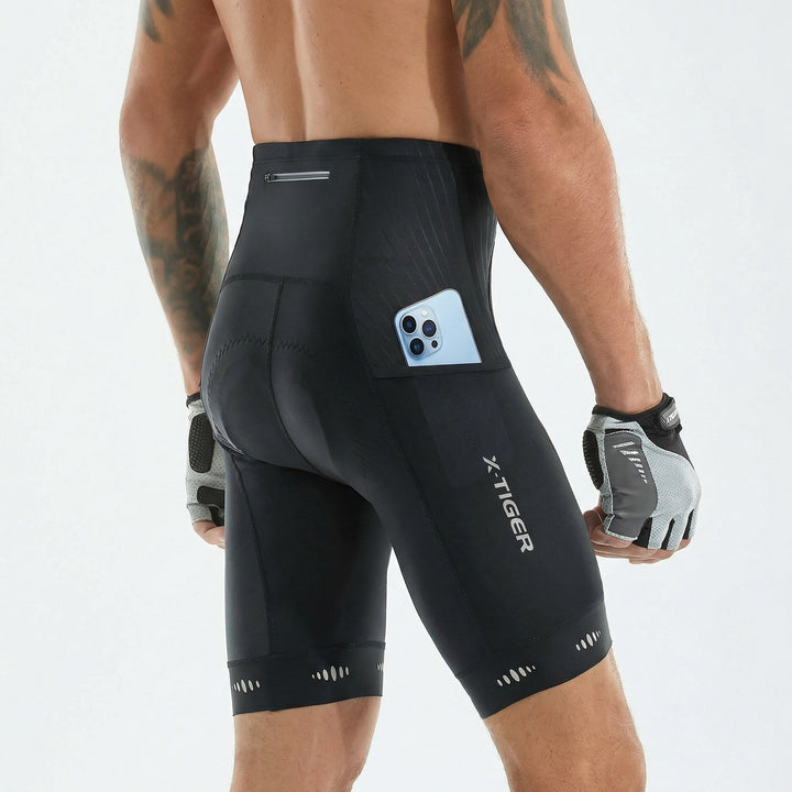 Zwarte herenfietsbroek met comfortabele pasvorm en antislip grip voor wielrennen en mountainbiken.