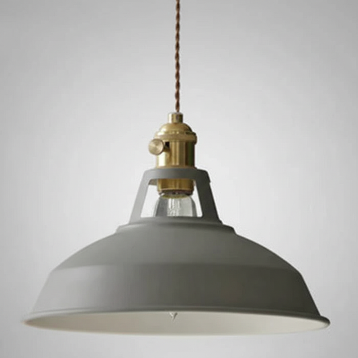Metalen retro hanglamp in industriële stijl, perfect als eettafellamp voor modern interieur.