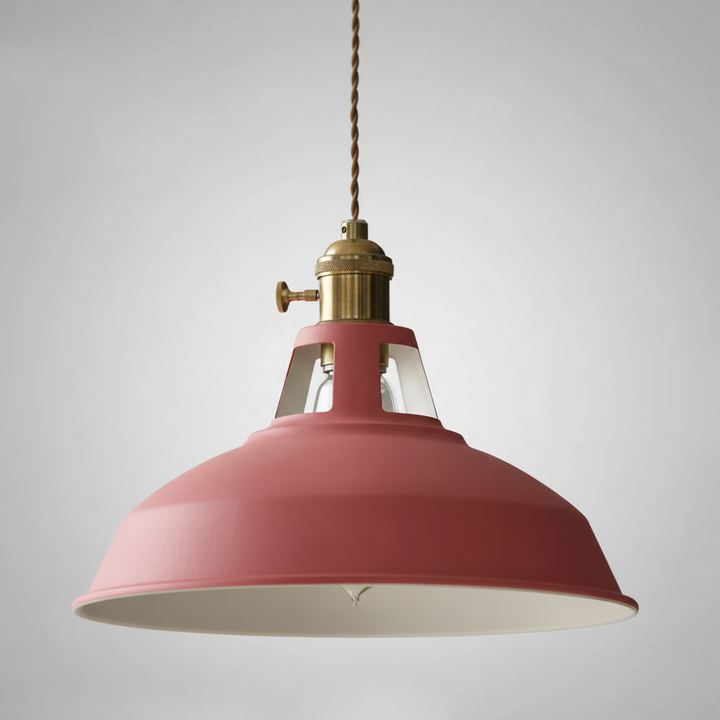 Sfeervolle retro industriële hanglamp, metaal en design, perfect als eettafellamp voor de eetkamer.