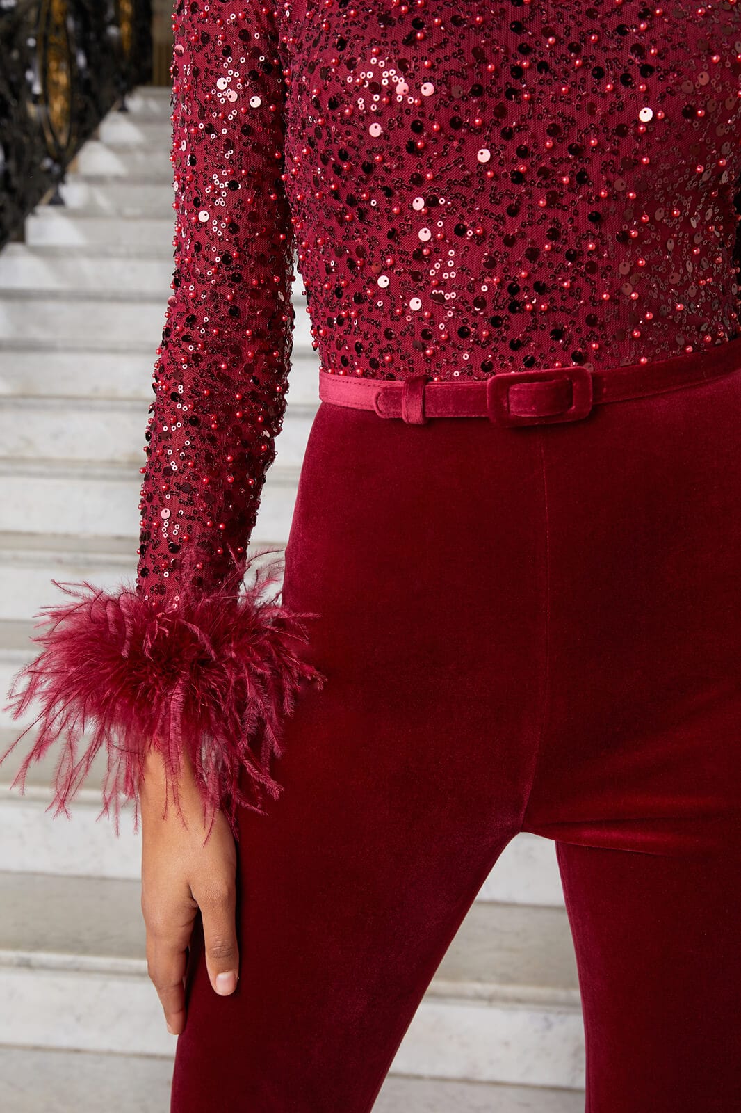 Dames jumpsuit roze, met sprankelende pailletten voor een onweerstaanbaar glamoureuze look.