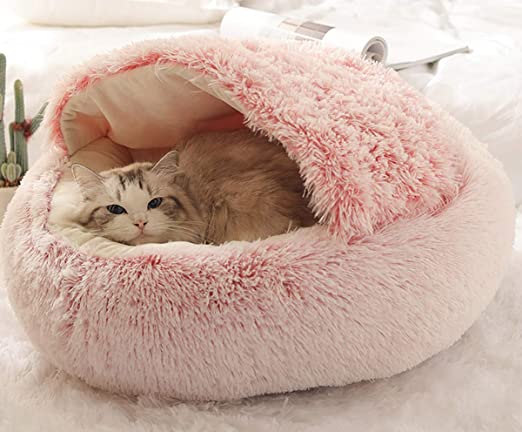 Warm en geborgen slaapplekje; dit zachte pluche dierenmandje is perfect voor katten en kleine honden.