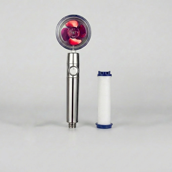 Stijlvolle blauwe propellerdouchekop met innovatieve hogedruktechnologie voor een luxe en waterbesparende ervaring.
