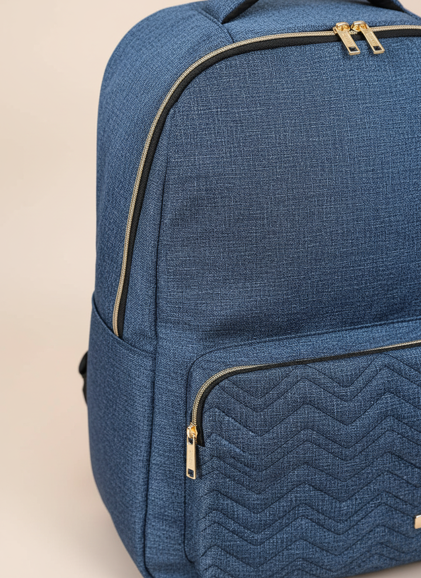 Zwarte unisex reisrugzak 40L voor citytrips en wandelvakanties. Comfortabel en duurzaam design.