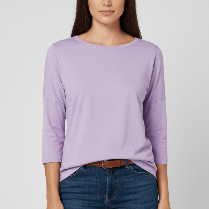 Dames rondhals T-shirt met driekwart mouwen, een comfortabele en stijlvolle casual top.