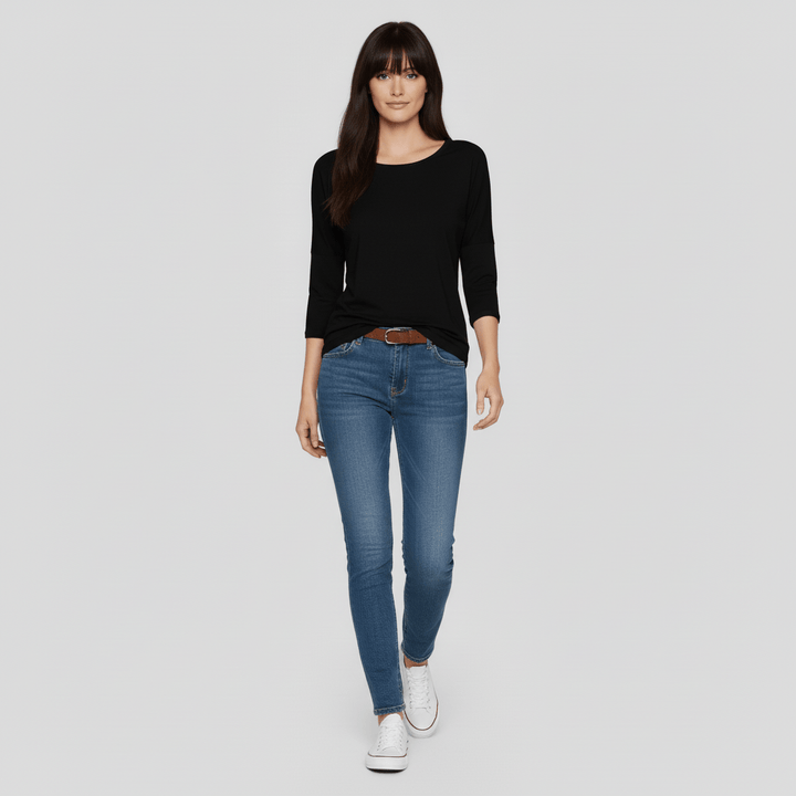 Comfortabel dames T-shirt met rondhals en driekwartmouwen, ideaal als basisstuk.