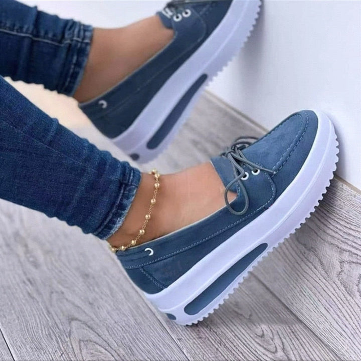 Ademende JaysSneaker slip-on schoenen voor dames, met orthopedisch comfort voetbed voor dagelijkse ondersteuning.