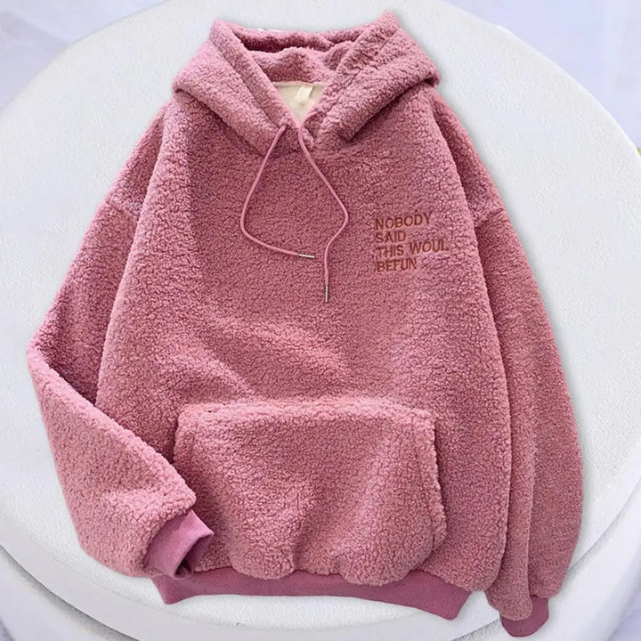 Comfortabele beige dames hoodie, modieuze loose fit warme trui. Perfect voor koude dagen en casual stijl.