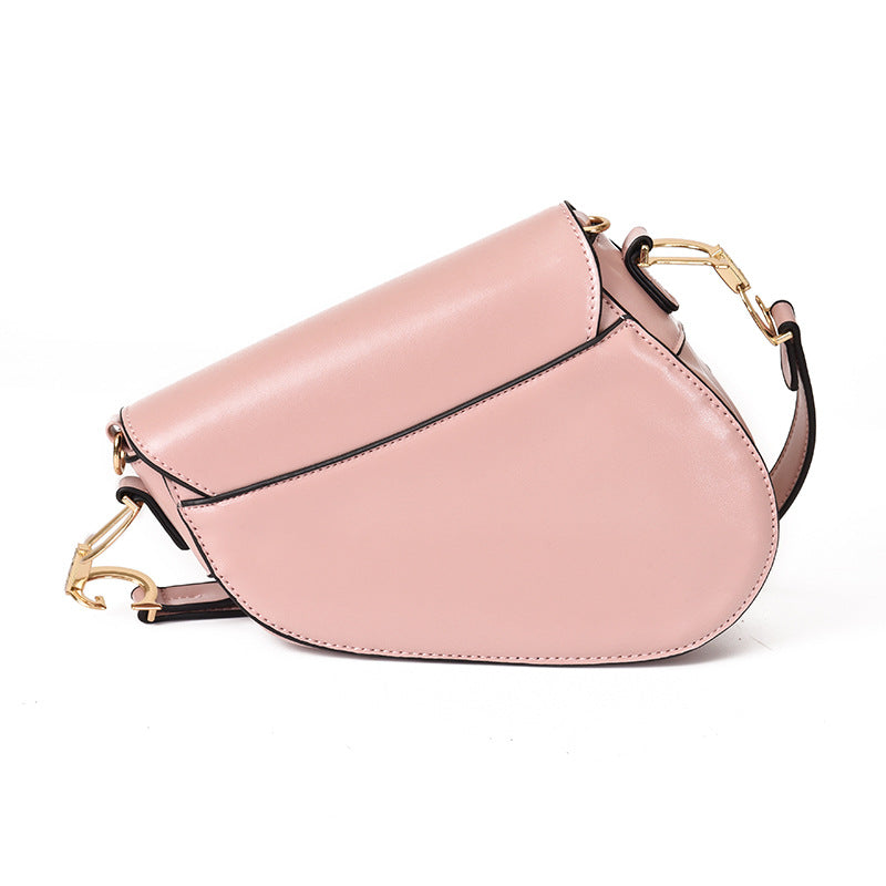 Modieuze SANDSBERGORIGINALS handtas: een elegante zadeltas en luxe schoudertas voor de moderne vrouw.