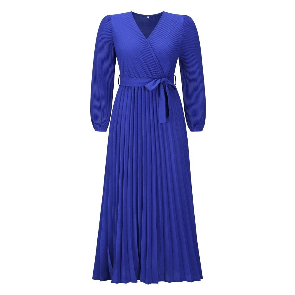 Veelzijdige geplooide V-hals maxi jurk voor dames, geschikt als casual jurk of chique feestjurk.