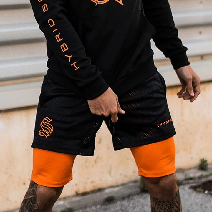 Zwarte heren 2-in-1 sportshorts met ingebouwde compressie, ideaal voor hardlopen en gym.