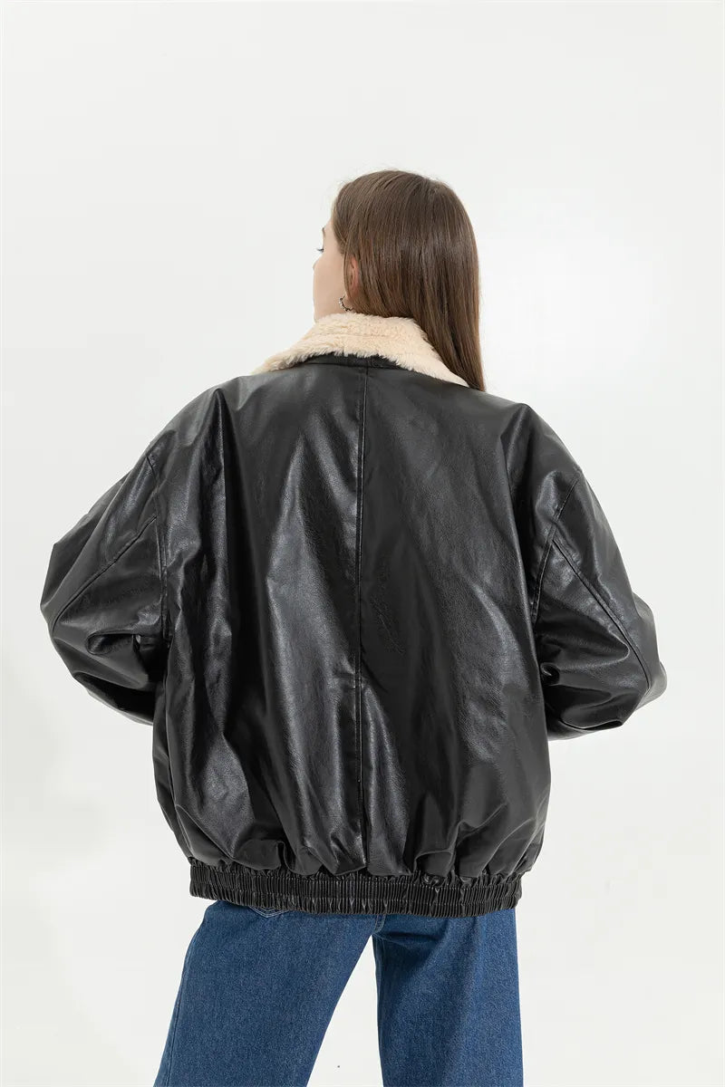 Vintage look Amanda dames winterjas, warmte en stijl gecombineerd in leer/PU-leer.