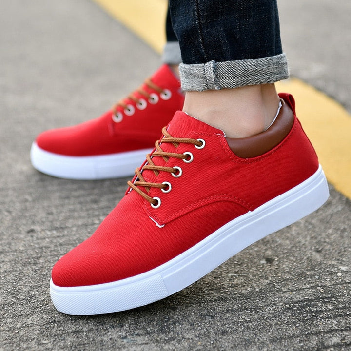 Dagelijkse herensneakers, comfortabele veterschoenen met een sportieve uitstraling.