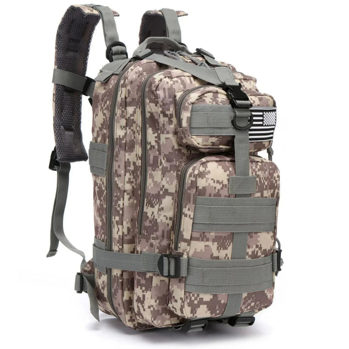 Twee TrailPro tactische rugzakken, 30L en 50L, naast elkaar voor diverse behoeften.