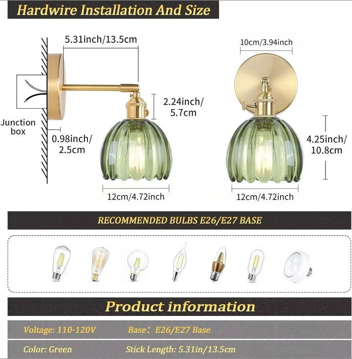 Gouden tulp wandlamp: retro design met glazen kap, perfecte binnenverlichting.
