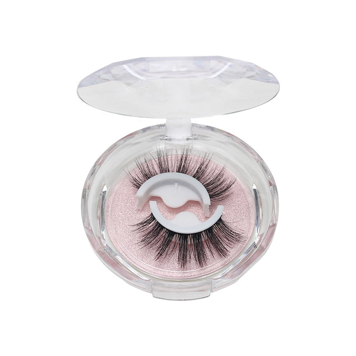 Naturel zelfklevende nepwimpers. Geef je ogen volume en een prachtige, herbruikbare wimperlook.