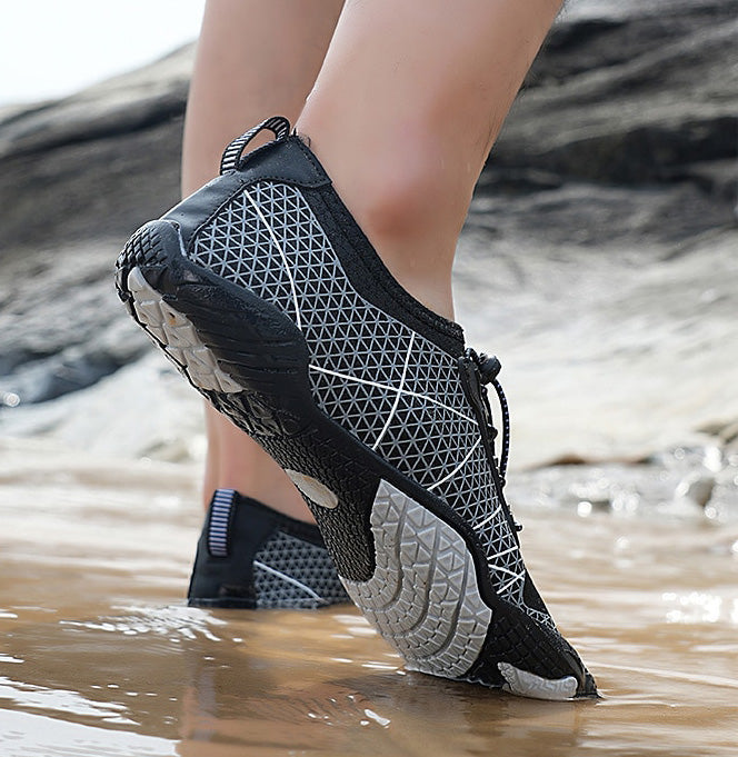 Comfortabele Naiya uniseks barefoot schoenen; perfect voor strandwandelingen, zwemmen en wateractiviteiten.