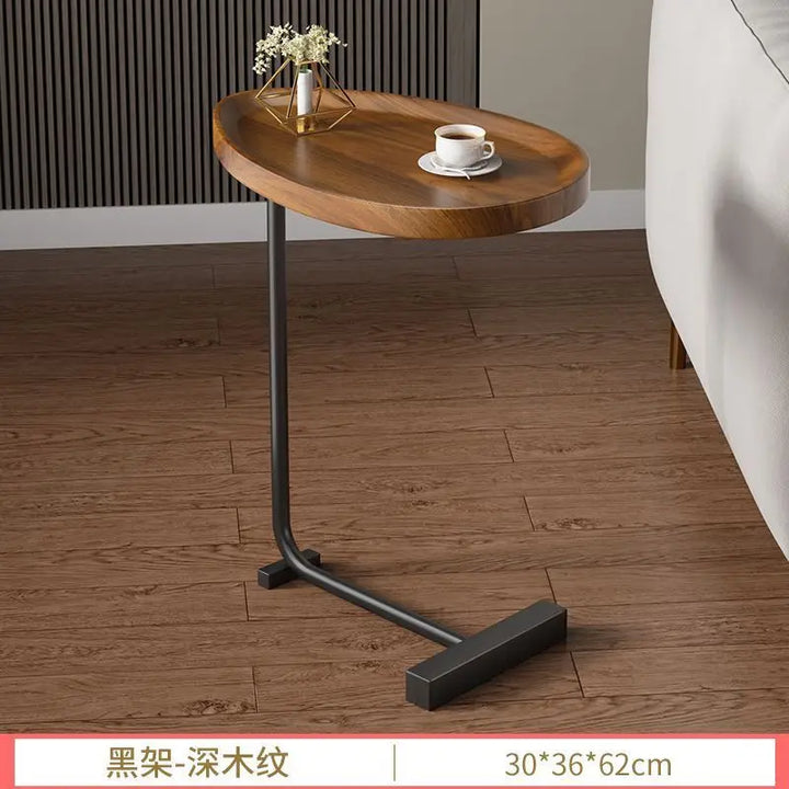 Design accenttafel, ideaal als compact meubelstuk naast bank of fauteuil.