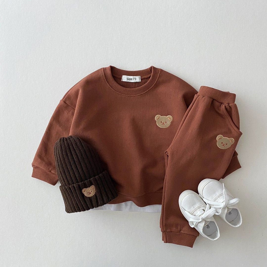 Zachte en ademende 2-delige kinderkleding set, comfortabel voor de gevoelige babyhuid.