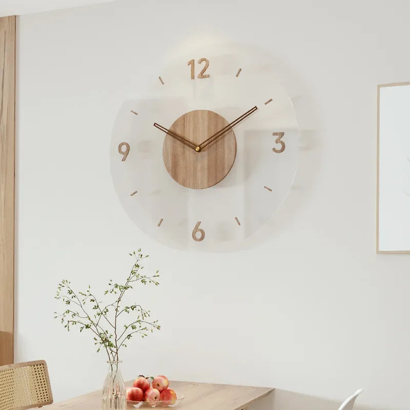 Eenvoudige, maar elegante wandklok. Scandinavisch minimalistisch design met stil uurwerk. Perfect voor elk interieur.