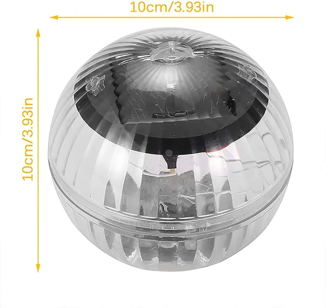 Detailopname van LumiGlobe zonne drijflamp; toont levendige RGB kleuren, geïntegreerd zonnepaneel, ideaal voor buiten.