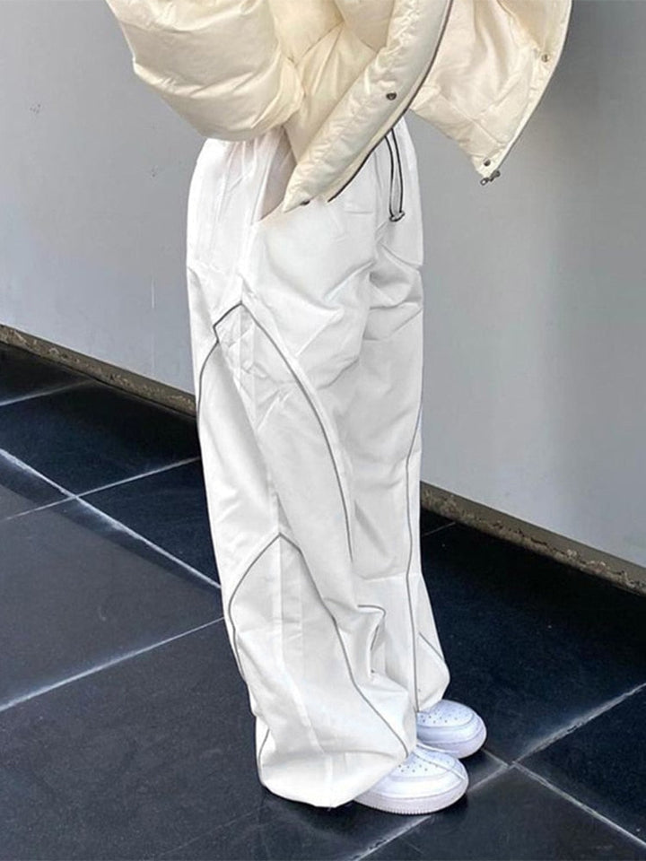 Casual dames baggy broek in wit, perfecte aanvulling op elke streetwear garderobe.