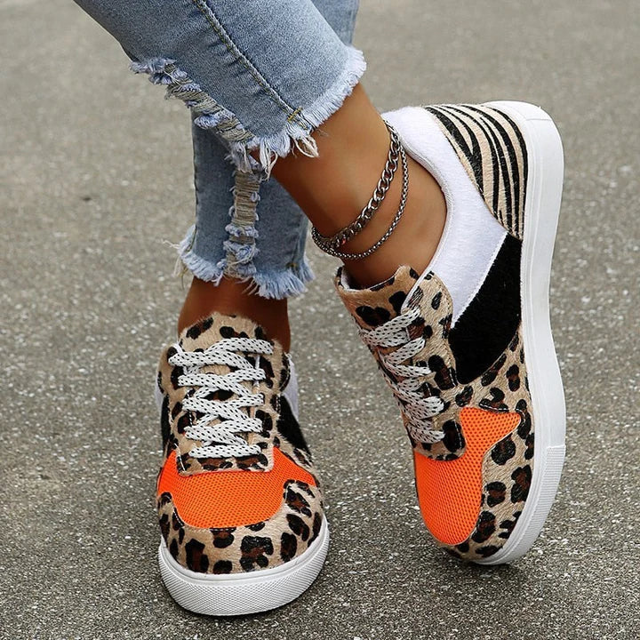 Comfortabele dames panterprint pumps; stijlvol en elegant voor elke gelegenheid.