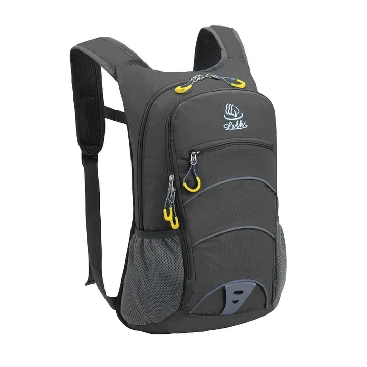 Comfortabele lichtgewicht 20L dagrugzak. Unisex model voor wandelen, sport en snelle trips, waterafstotend.