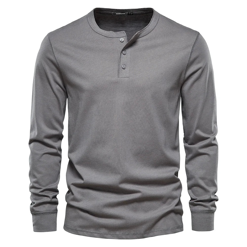 Comfortabel heren Henley T-shirt met lange mouwen, ademend materiaal, ideaal voor casual lente.