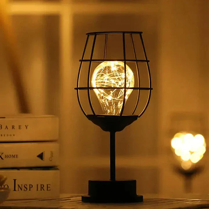 Elegante draadloze oplaadbare LED sfeerlamp, brengt stijl en warm licht in elke setting.