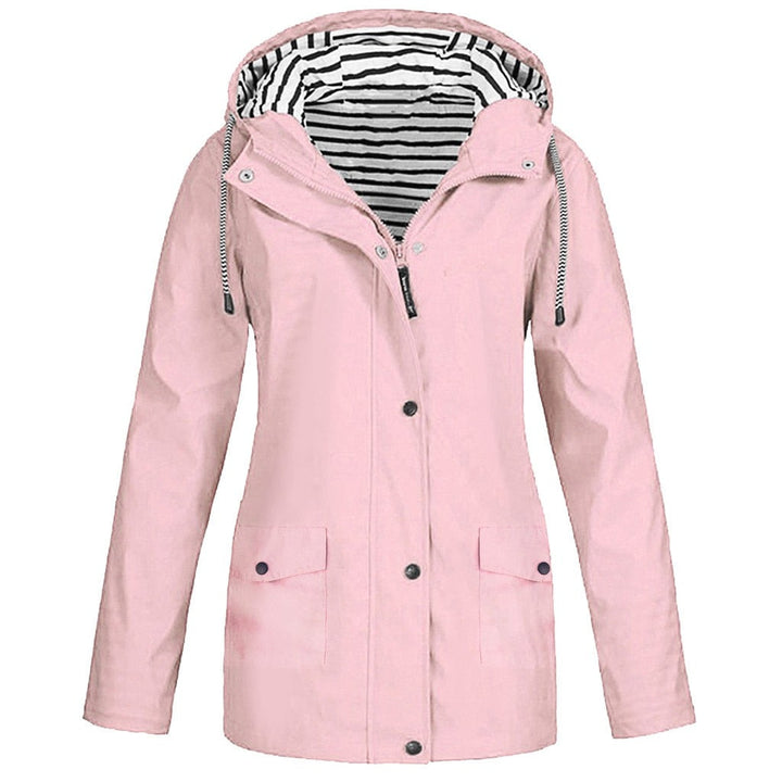 Rode KarieJacket, waterdichte damesjas met ademende stof. Voor droog en comfortabel sportief wandelen en fietsen.
