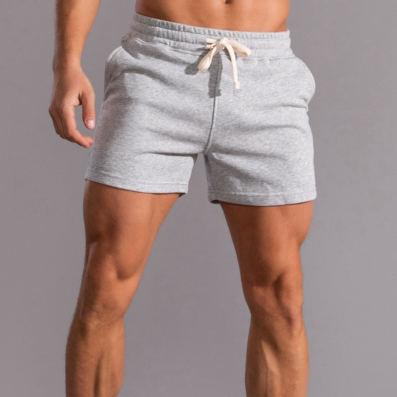 Achterkant van comfortabele heren sportshorts, ontworpen voor optimale ventilatie en een sportieve look. Ideaal voor gym.