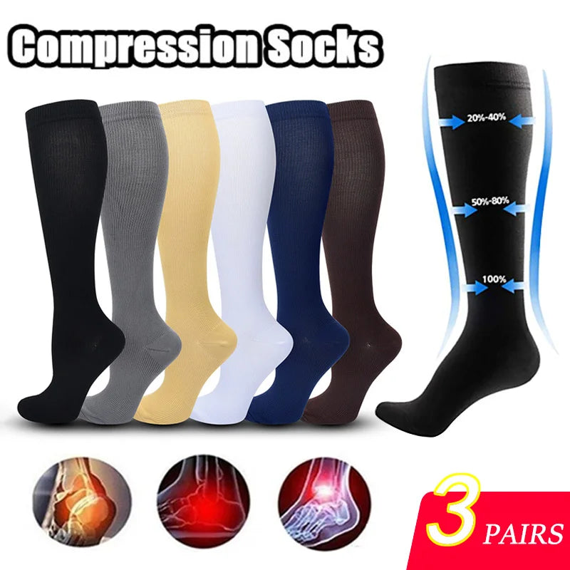Drie paar unisex kniehoge compressiesokken voor sport, hardlopen en herstel. Optimaliseert bloedcirculatie.