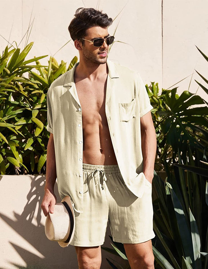 Comfortabele en veelzijdige heren katoenen combiset. Ideaal als vrijetijdskleding of stijlvolle zomeroutfit.
