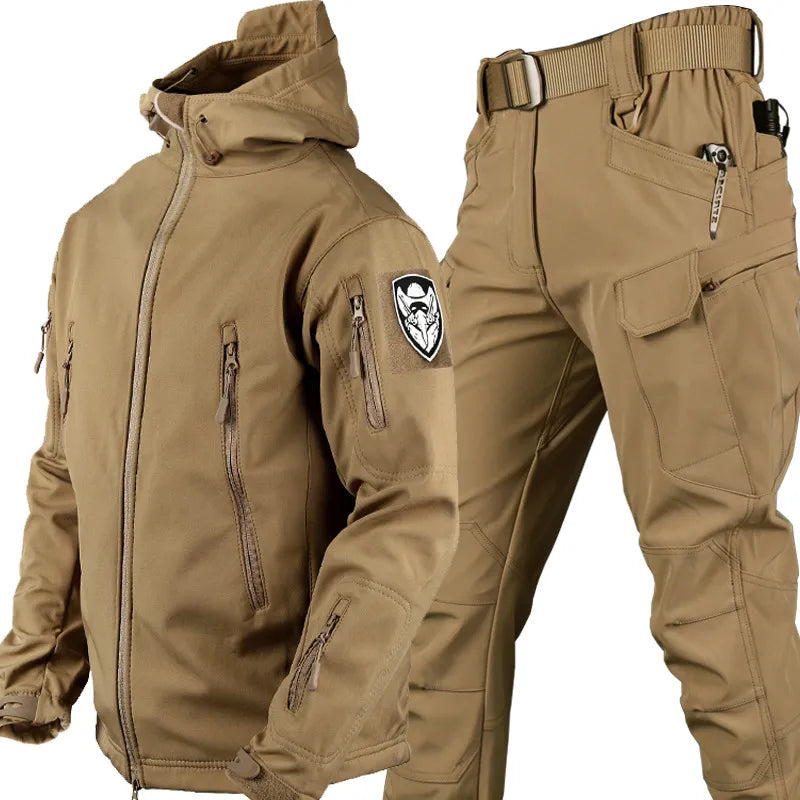 Detail van de Logan heren tactische outdoor set: waterdichte stof, robuuste ritsen voor buitensport en avontuur.