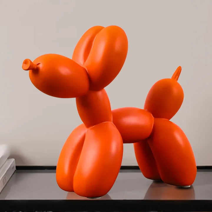 Speels ballon hond beeldje van hars, Scandinavische interieur decoratie die moderniteit uitstraalt.