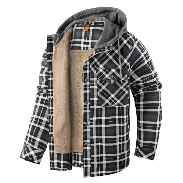 Vouw van het warme heren overshirt met geruite print en capuchon, klaar om te dragen.