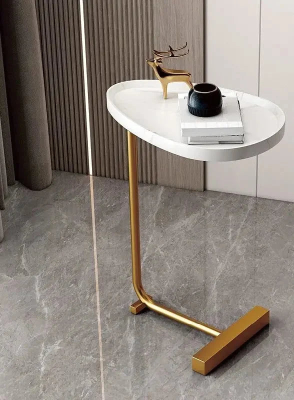 Compacte bijzettafel met modern design, veelzijdig inzetbaar in elk interieur.