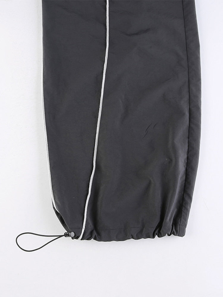 Trendy witte dames baggy broek, perfect voor casual dagen met een streetwear touch.