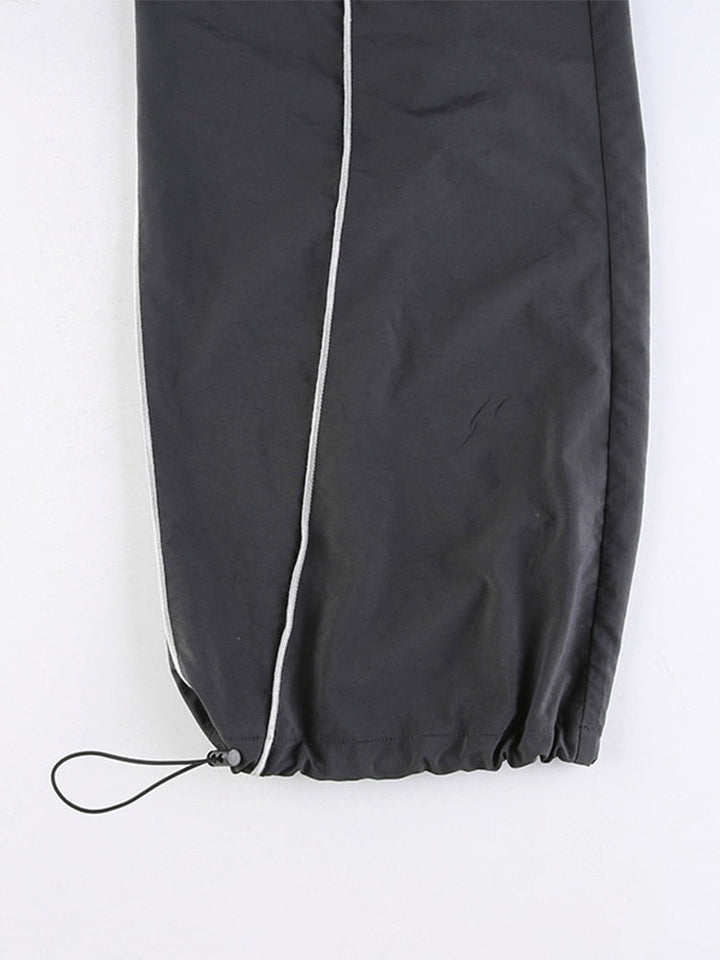 Trendy witte dames baggy broek, perfect voor casual dagen met een streetwear touch.