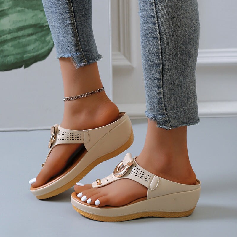 Dames orthopedische sandalen met optimale voetondersteuning en comfortabele pasvorm.