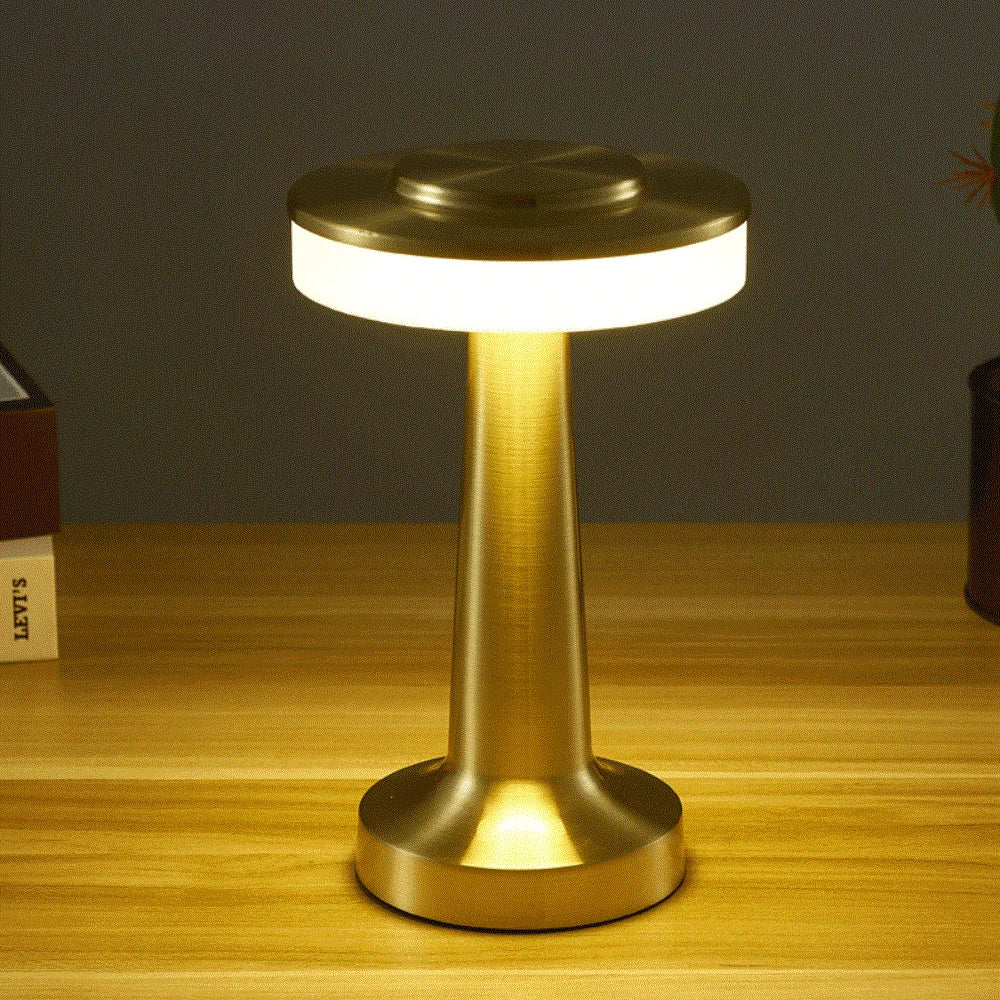 Retro design draadloze tafellamp van LumiCrest, dimbaar LED, oplaadbaar. Creëert overal warm licht en sfeer.