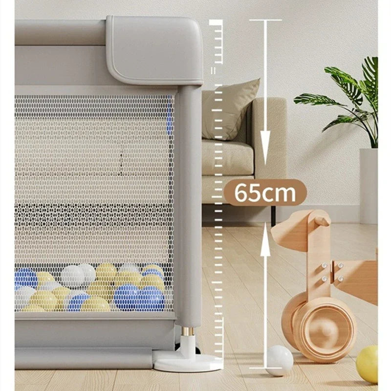 Grote kinderbox vol kleurrijk babyspeelgoed voor uren speelplezier. Veilige speelruimte voor kinderkamer.